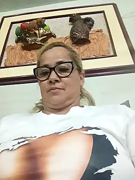 Snapshot of natally_ross21 chatting on 12/10/24, 10:37 natally ross21 online show from 12/10/24, 10:37