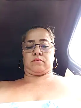 Snapshot of natally_ross21 chatting on 12/15/24, 11:12 natally ross21 online show from 12/15/24, 11:12