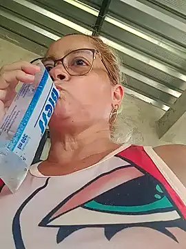 Snapshot of natally_ross21 chatting on 01/08/25, 03:28 natally ross21 online show from 01/08/25, 03:28