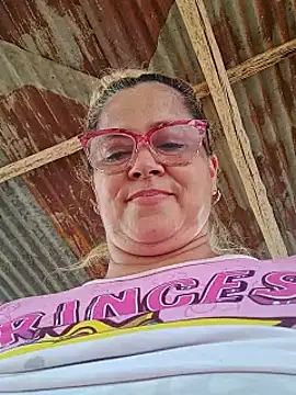 Snapshot of natally_ross21 chatting on 02/05/25, 04:25 natally ross21 online show from 02/05/25, 04:25