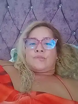 Snapshot of natally_ross21 chatting on 03/07/25, 08:11 natally ross21 online show from 03/07/25, 08:11