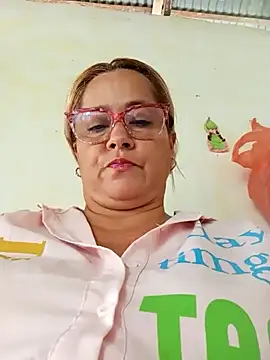 Snapshot of natally_ross21 chatting on 03/17/25, 08:40 natally ross21 online show from 03/17/25, 08:40