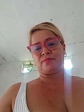 Snapshot of natally_ross21 chatting on 03/20/25, 07:35 natally ross21 online show from 03/20/25, 07:35