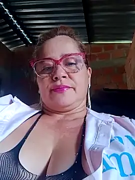 Snapshot of natally_ross21 chatting on 03/21/25, 02:07 natally ross21 online show from 03/21/25, 02:07