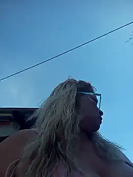 Snapshot of natally_ross21 chatting on 10/01/25, 01:28 natally ross21 online show from 10/01/25, 01:28