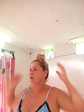 Snapshot of natally_ross21 chatting on 10/18/25, 11:44 natally ross21 online show from 10/18/25, 11:44