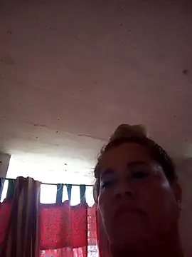 Snapshot of natally_ross21 chatting on 12/22/25, 11:18 natally ross21 online show from 12/22/25, 11:18