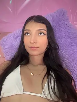 Snapshot of loly-yandere chatting on 01/05/25, 08:42 loly-yandere online show from 01/05/25, 08:42