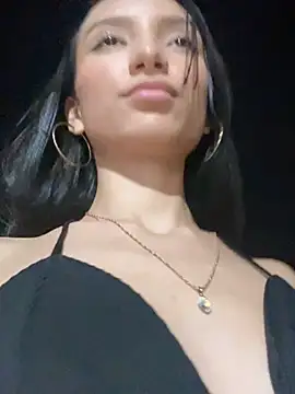 Snapshot of loly-yandere chatting on 01/14/25, 11:37 loly-yandere online show from 01/14/25, 11:37