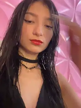 Snapshot of loly-yandere chatting on 01/25/25, 01:08 loly-yandere online show from 01/25/25, 01:08