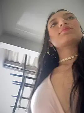 Snapshot of loly-yandere chatting on 03/13/25, 08:32 loly-yandere online show from 03/13/25, 08:32