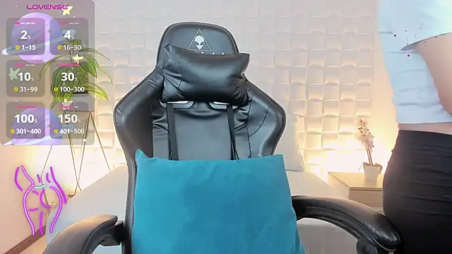 Snapshot of yadira_furlan_ chatting on 01/21/25, 07:28 yadira furlan online show from 01/21/25, 07:28