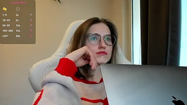 Snapshot of Sexy_Sweets chatting on 02/06/25, 11:10 Sexy Sweets online show from 02/06/25, 11:10