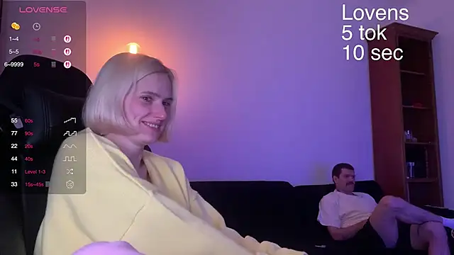 Snapshot of Sexy_Sweets chatting on 09/18/25, 01:18 Sexy Sweets online show from 09/18/25, 01:18