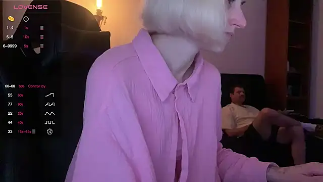 Snapshot of Sexy_Sweets chatting on 09/19/25, 05:57 Sexy Sweets online show from 09/19/25, 05:57