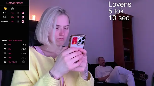 Snapshot of Sexy_Sweets chatting on 09/27/25, 03:39 Sexy Sweets online show from 09/27/25, 03:39