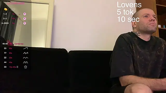 Snapshot of Sexy_Sweets chatting on 10/10/25, 06:29 Sexy Sweets online show from 10/10/25, 06:29