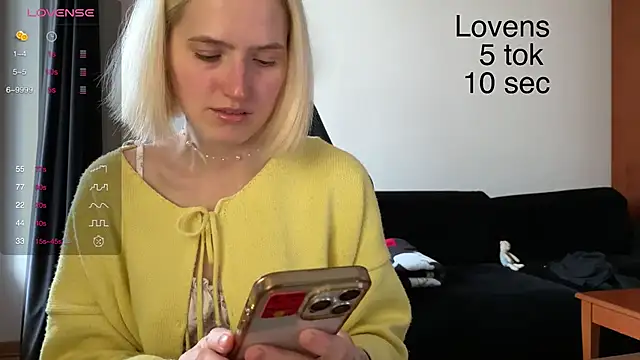 Snapshot of Sexy_Sweets chatting on 10/23/25, 09:41 Sexy Sweets online show from 10/23/25, 09:41