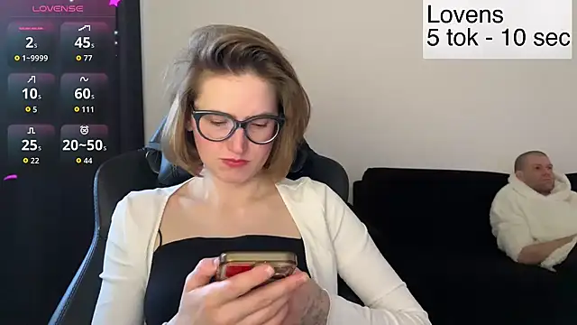 Snapshot of Sexy_Sweets chatting on 03/19/26, 11:36 Sexy Sweets online show from 03/19/26, 11:36