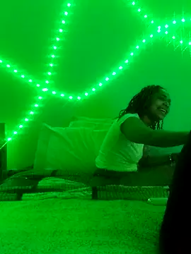 Twisted Redd online show from 12/29/24, 04:38