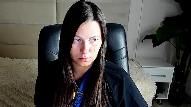 Dana  dom online show from 10/20/25, 12:33