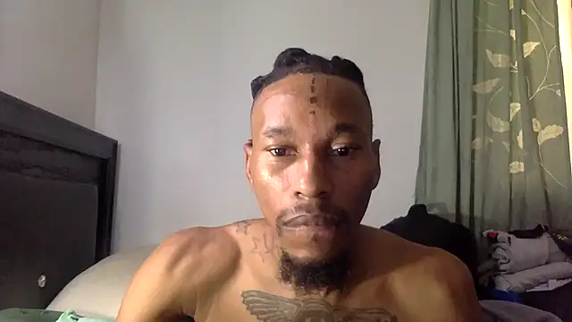 Snapshot of KingDerRico chatting on 11/21/25, 01:43 KingDerRico online show from 11/21/25, 01:43