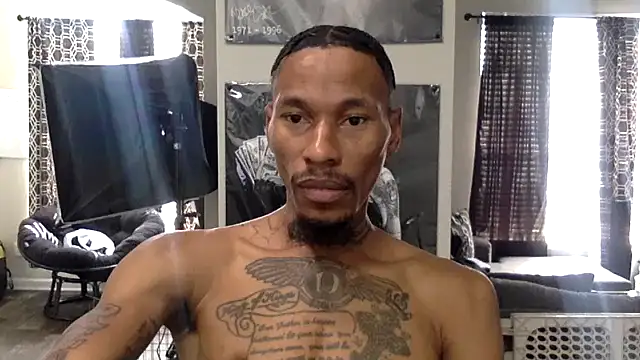 Snapshot of KingDerRico chatting on 12/17/25, 04:57 KingDerRico online show from 12/17/25, 04:57