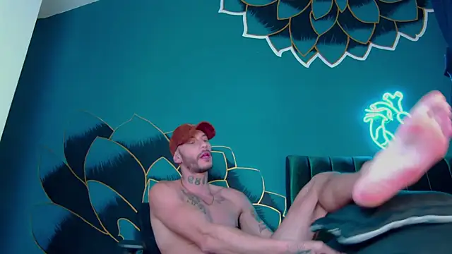 Snapshot of RickG_Oficial chatting on 12/02/24, 07:38 RickG Oficial online show from 12/02/24, 07:38