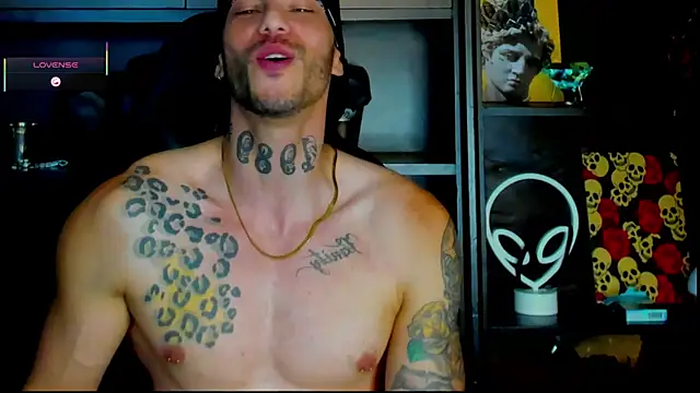 Snapshot of RickG_Oficial chatting on 09/11/25, 11:05 RickG Oficial online show from 09/11/25, 11:05