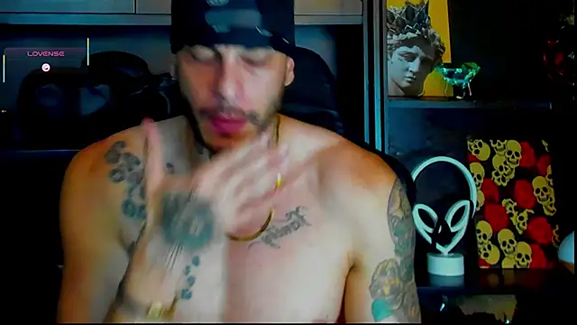 Snapshot of RickG_Oficial chatting on 09/19/25, 12:34 RickG Oficial online show from 09/19/25, 12:34