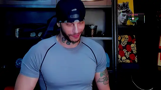 Snapshot of RickG_Oficial chatting on 10/31/25, 12:00 RickG Oficial online show from 10/31/25, 12:00