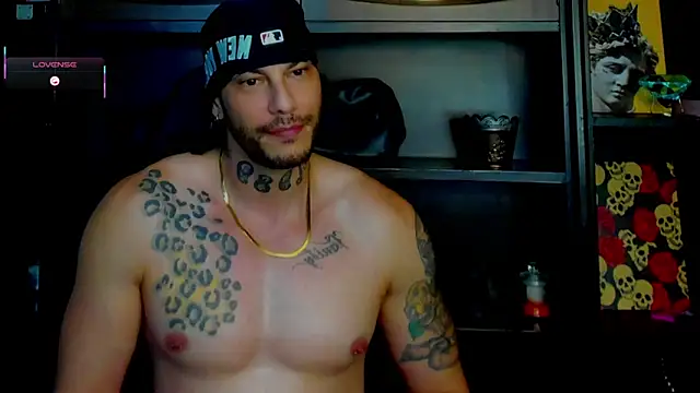 Snapshot of RickG_Oficial chatting on 11/19/25, 10:10 RickG Oficial online show from 11/19/25, 10:10