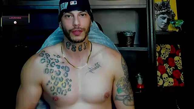 Snapshot of RickG_Oficial chatting on 11/24/25, 11:15 RickG Oficial online show from 11/24/25, 11:15