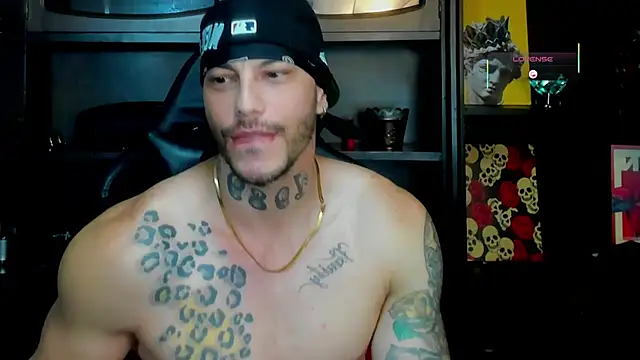 Snapshot of RickG_Oficial chatting on 12/02/25, 11:23 RickG Oficial online show from 12/02/25, 11:23