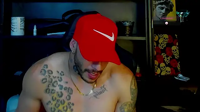 Snapshot of RickG_Oficial chatting on 12/22/25, 08:39 RickG Oficial online show from 12/22/25, 08:39