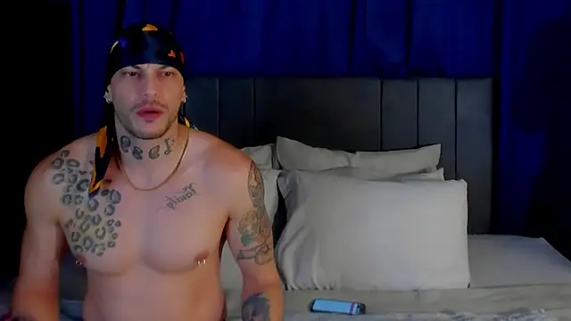 Snapshot of RickG_Oficial chatting on 06/16/26, 04:26 RickG Oficial online show from 06/16/26, 04:26