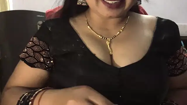Snapshot of Gulaboo_bhabi chatting on 06/07/26, 04:44 Gulaboo bhabi online show from 06/07/26, 04:44