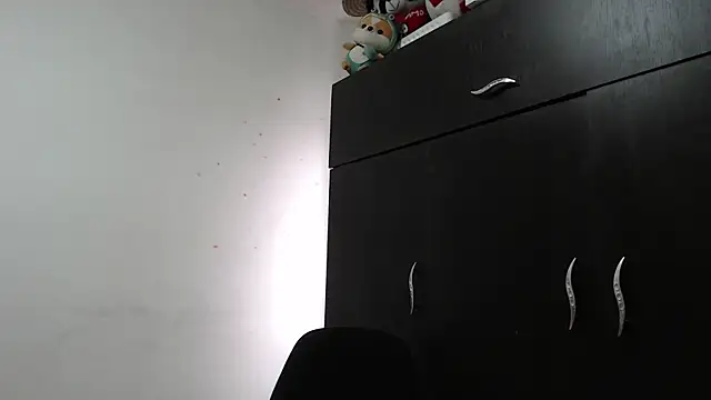 Snapshot of Zoe--khalL chatting on 11/29/25, 05:05 Zoe--khalL online show from 11/29/25, 05:05