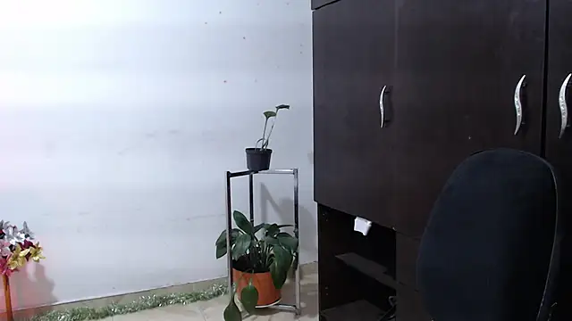 Snapshot of Zoe--khalL chatting on 12/03/25, 01:02 Zoe--khalL online show from 12/03/25, 01:02