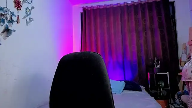 Snapshot of Zoe--khalL chatting on 03/07/26, 02:19 Zoe--khalL online show from 03/07/26, 02:19