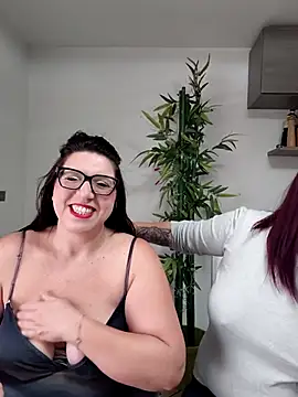 carolyne2023 online show from 12/04/25, 08:45