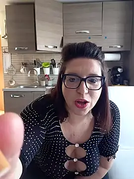 carolyne2023 online show from 04/05/26, 08:22