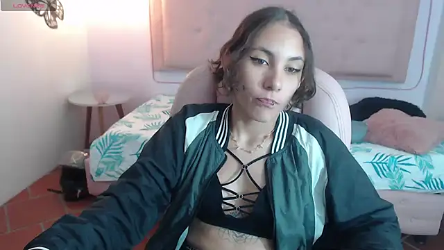 xlunna online show from 02/09/25, 01:14