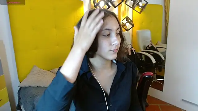 xlunna online show from 12/13/25, 08:47