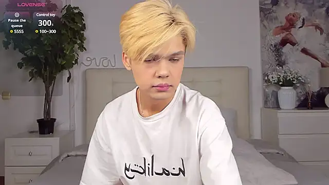 Felix Rey online show from 02/25/25, 04:10