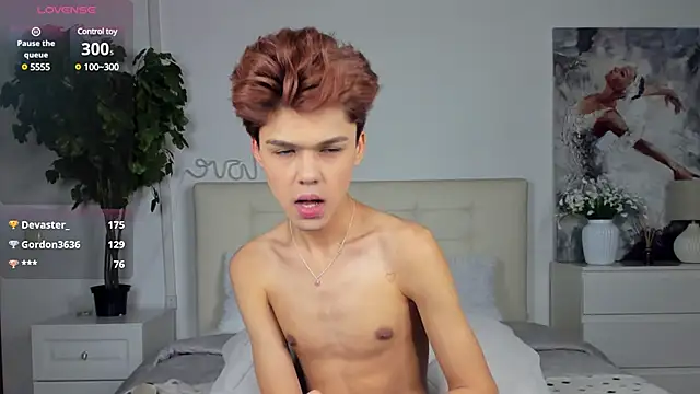 Felix Rey online show from 03/22/25, 10:59