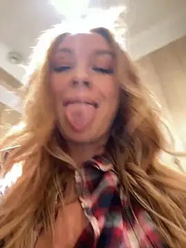 Sweet   Emily online show from 12/25/24, 03:28