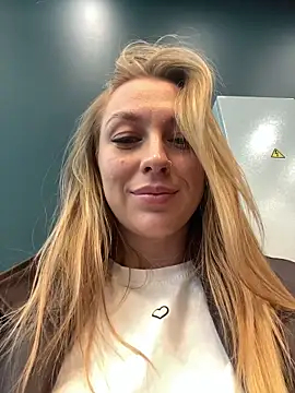 Sweet   Emily online show from 10/03/25, 01:52