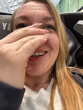 Sweet   Emily online show from 10/04/25, 01:20