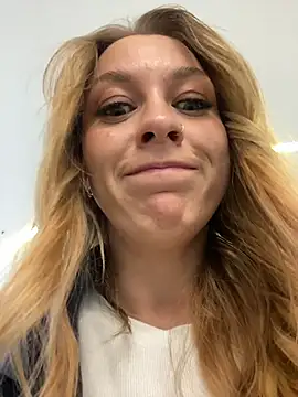 Sweet   Emily online show from 10/06/25, 01:19